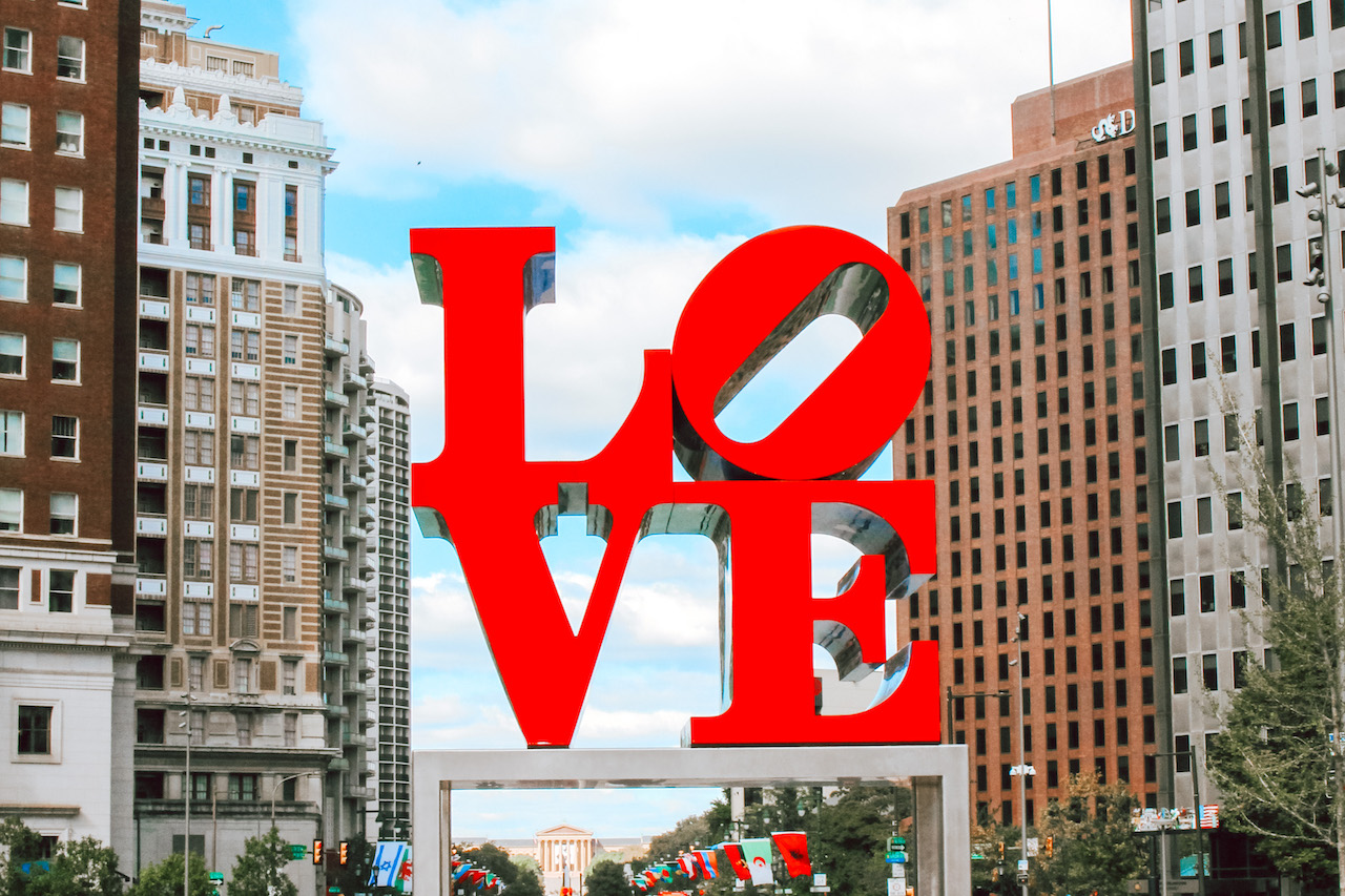 philadelphia_love-sculpture