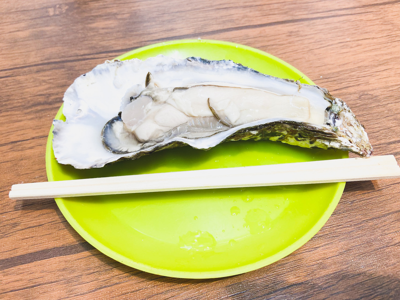 oyster at kimura fresh fish at nishiki market in kyoto