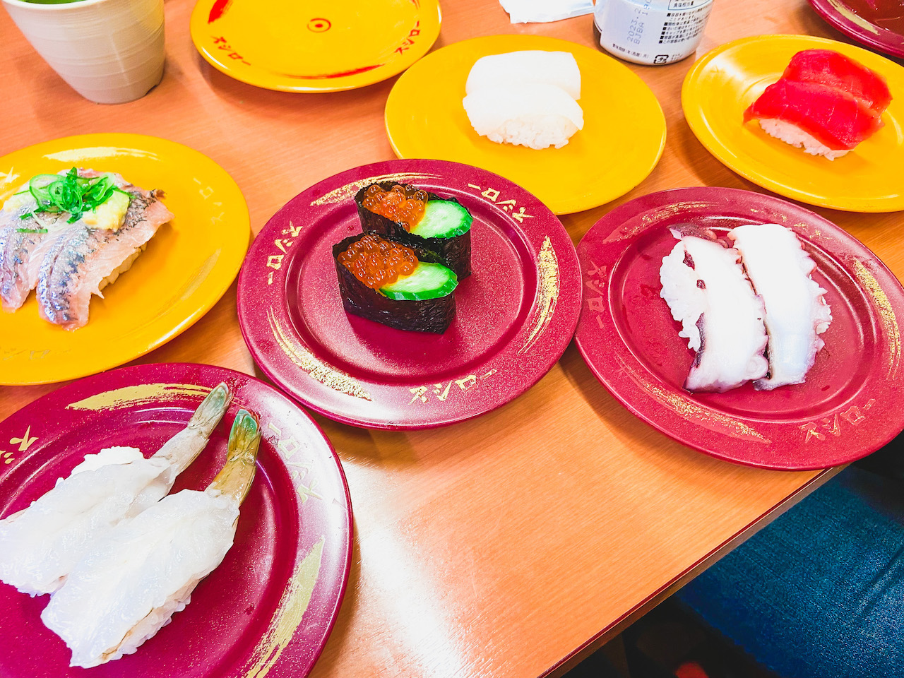 sushiro : belt conveyer sushi restaurant