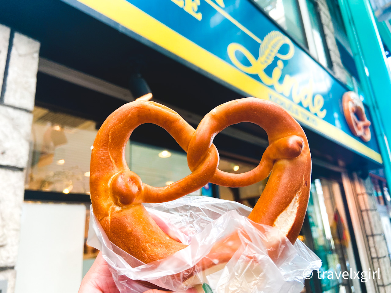 Pretzel at Linde German Bakery - Kichijoji : Best Street Food, Restaurant, Cafe