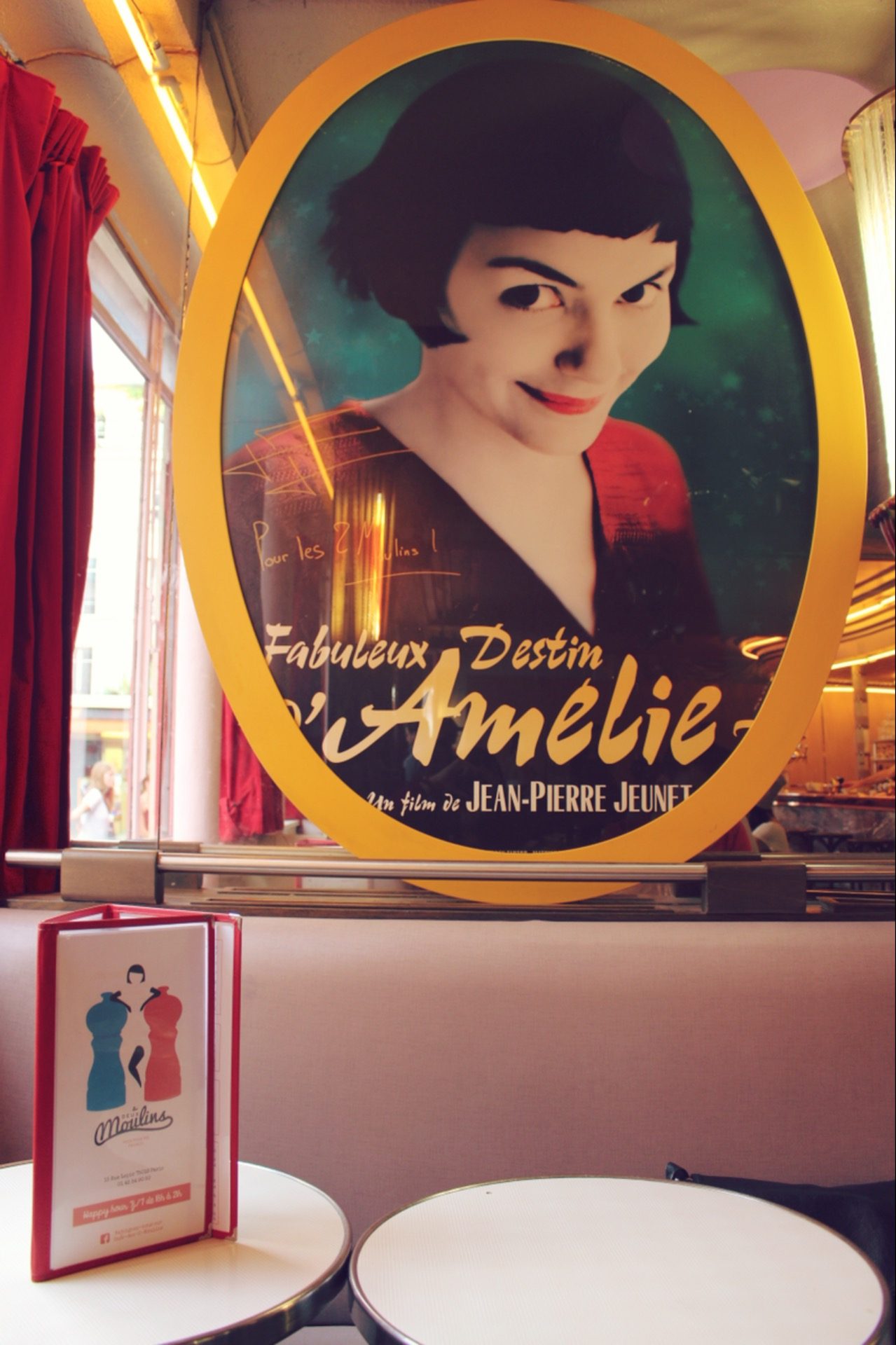 パリ：ムーランルージュカフェ～映画アメリのロケ地～人気観光スポット