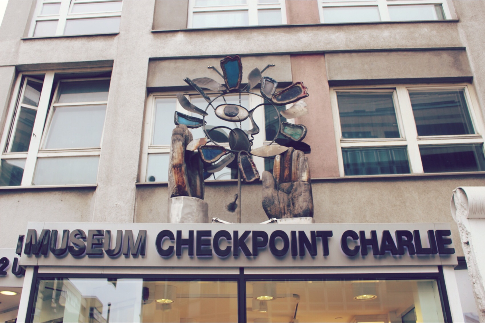 ベルリン観光：チェックポイントチャーリーの壁博物館